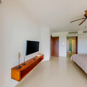 Hakuna Matata 725n At Mareazul Beachfront Apartment